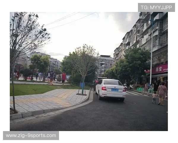 哈利伯顿视野开阔，训练里单节送出10次妙传